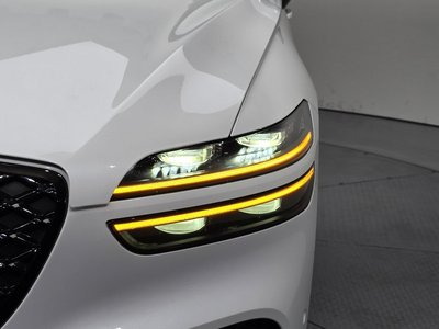 صورة 9 لـ 2022 Genesis GV70