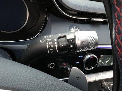 2022 Genesis GV70 — миниатюра 27