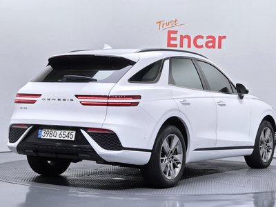 صورة 2 لـ 2022 Genesis GV70