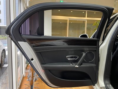 صورة 20 لـ 2013 Bentley FLYING SPUR