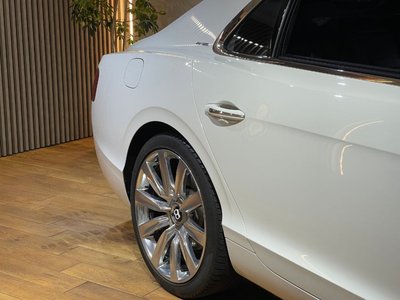 صورة 38 لـ 2013 Bentley FLYING SPUR