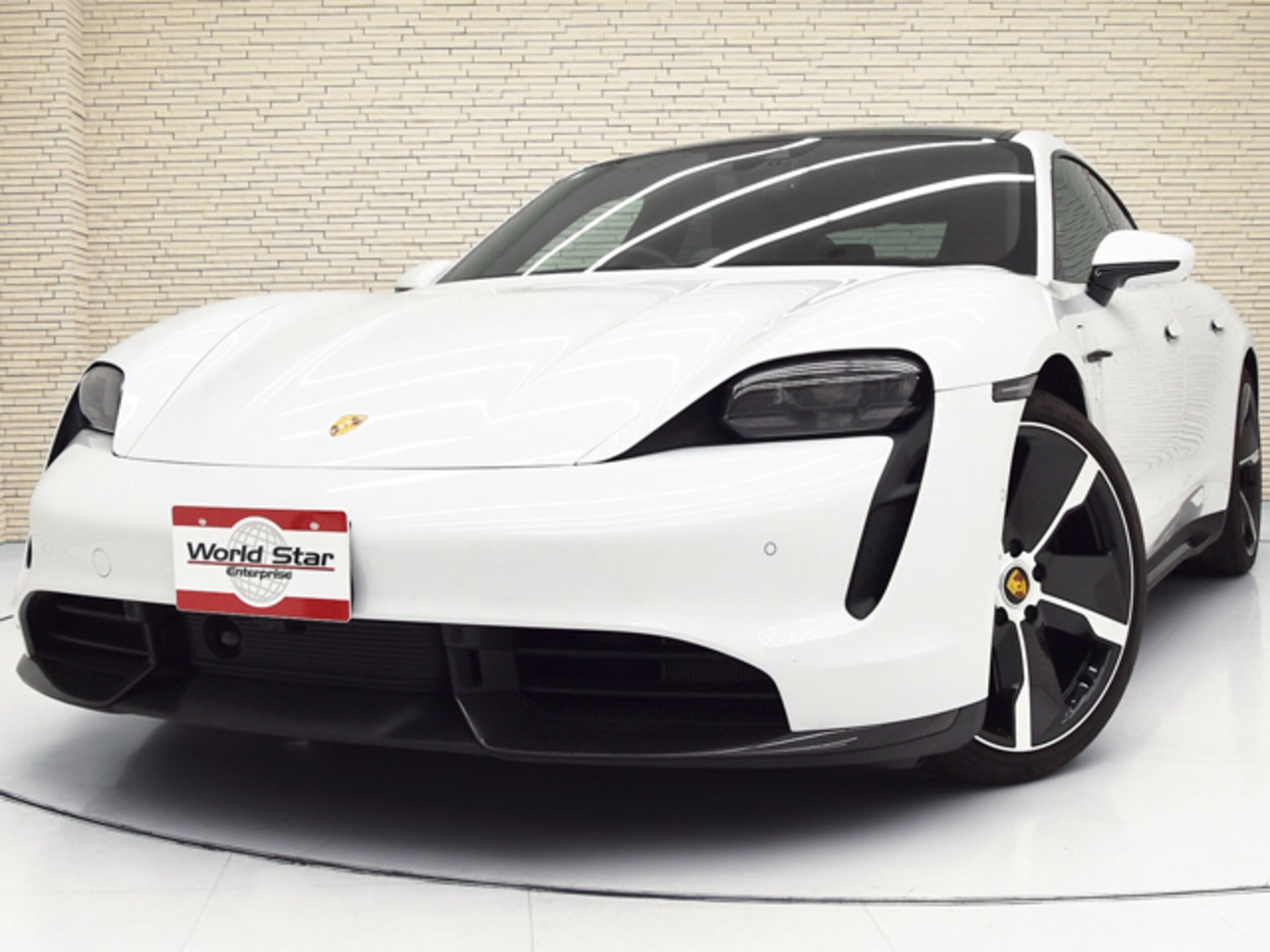 PORSCHE TAYCAN - View 1