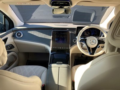 MERCEDES-BENZ EQS - 7