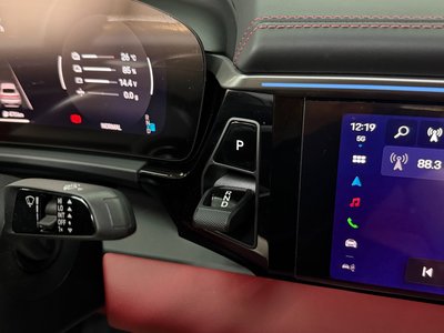 2025 Porsche MACAN 照片 9