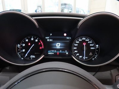 2021 ALFA Romeo JULIA — миниатюра 15