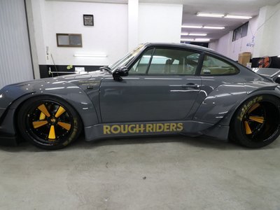 PORSCHE 911 - 6
