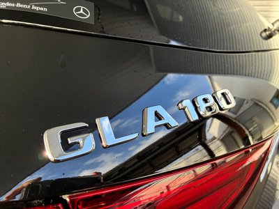 MERCEDES-BENZ GLA - 10