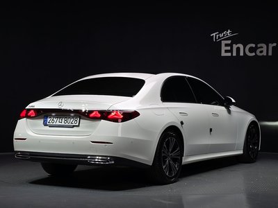 MERCEDES-BENZ E-CLASS - 4