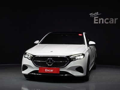 MERCEDES-BENZ E-CLASS - 2