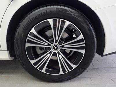 MERCEDES-BENZ E-CLASS - 8