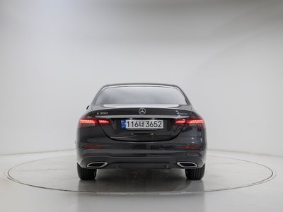 MERCEDES-BENZ E-CLASS - 3