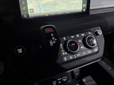 LAND ROVER DEFENDER - 9