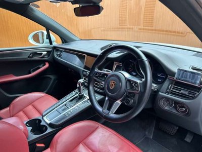 PORSCHE MACAN - 5