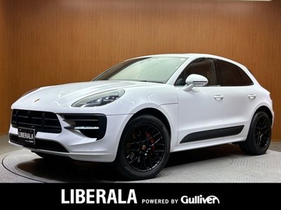 PORSCHE MACAN - 1
