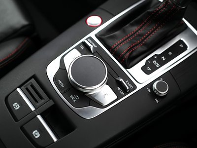 صورة مصغرة 27 لـ 2018 AUDI RS3 SPORTBACK
