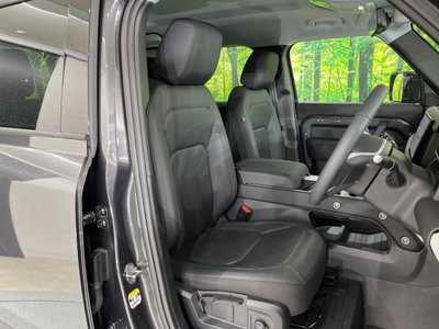 LAND ROVER DEFENDER - 9