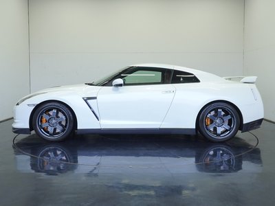NISSAN GT-R - 6