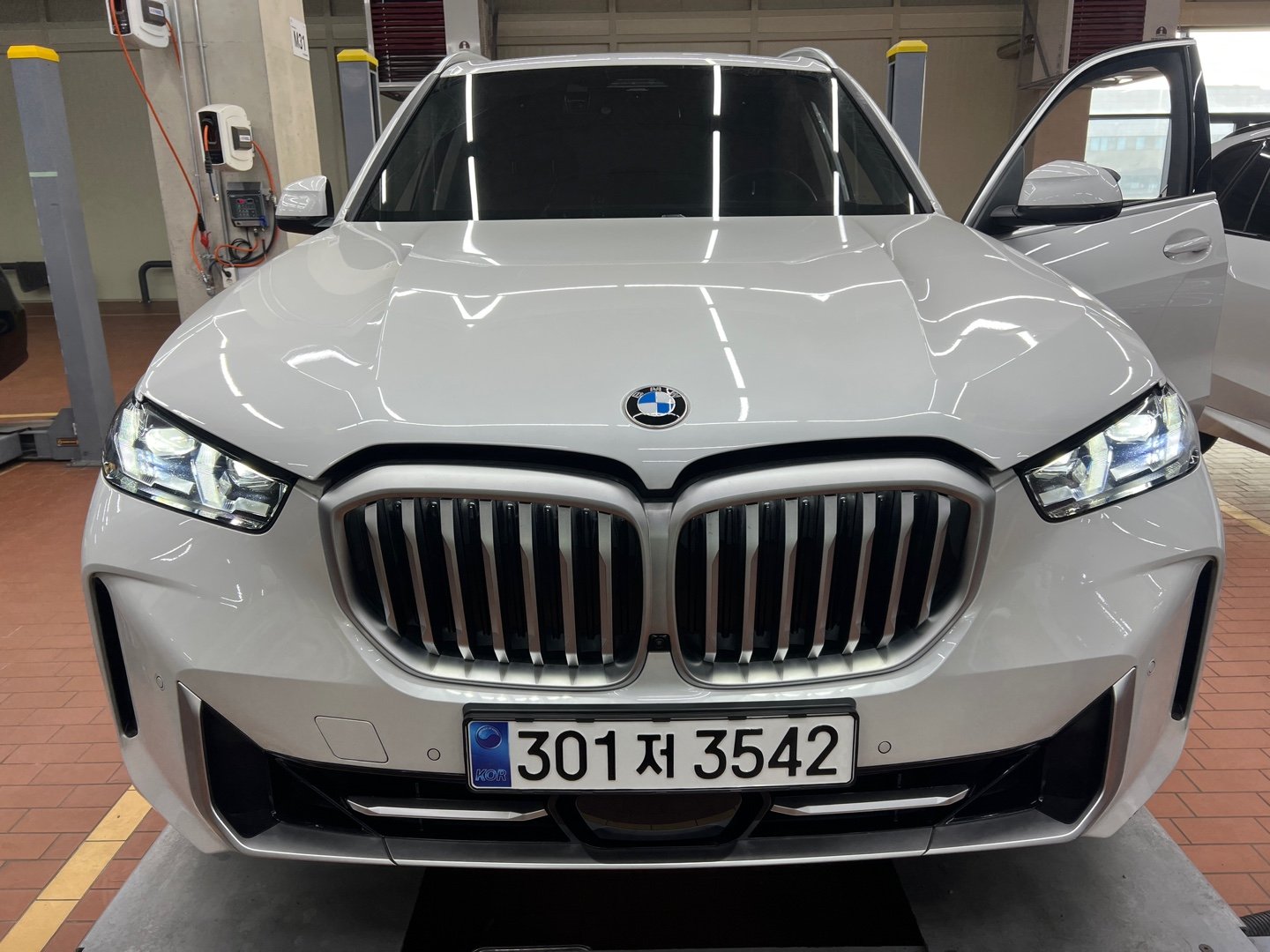 BMW X5 - View 1