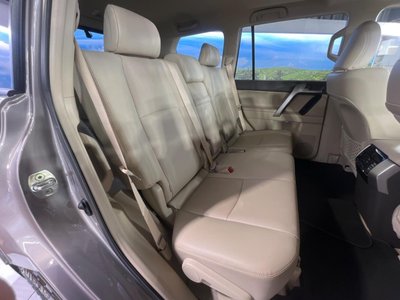 TOYOTA LAND CRUISER PRADO - 9
