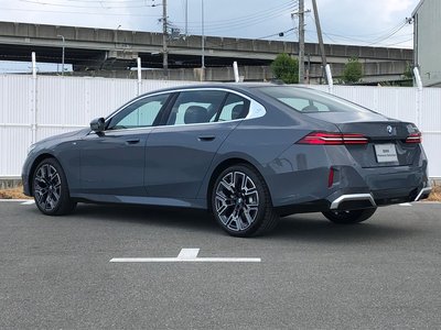 2025 BMW 5 SERIES 照片 5