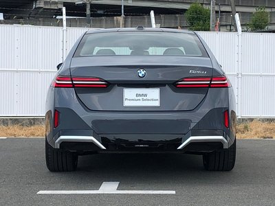 2025 BMW 5 SERIES 照片 6
