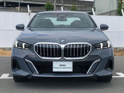 2025 BMW 5 SERIES 照片 7