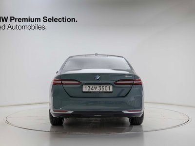 2025 BMW 5 SERIES photo 2
