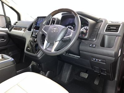 TOYOTA GRAND ACE - 10