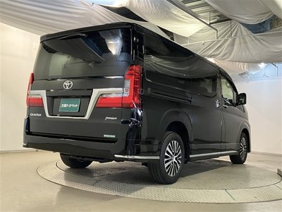 TOYOTA GRAND ACE - 8