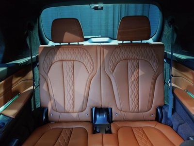 2025 BMW X7 缩略图 16