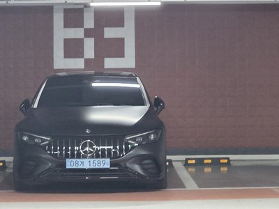 MERCEDES-BENZ EQE - 9