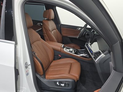 2024 BMW X7 thumbnail 16