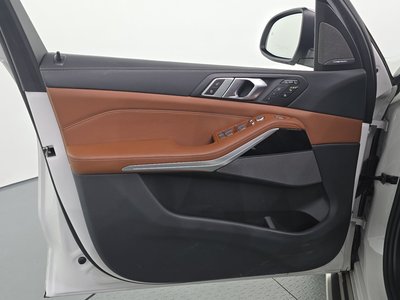 2024 BMW X7 thumbnail 14