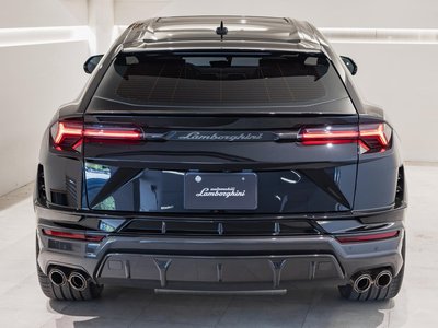 LAMBORGHINI URUS - 8
