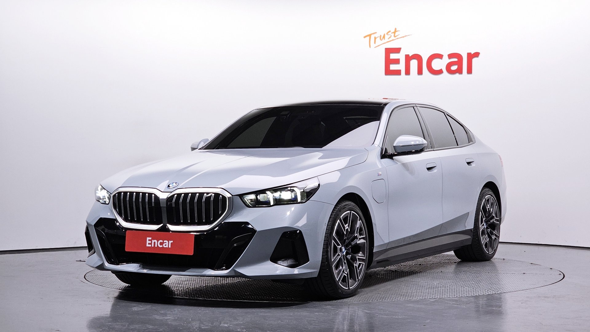 BMW 5 SERIES - View 1