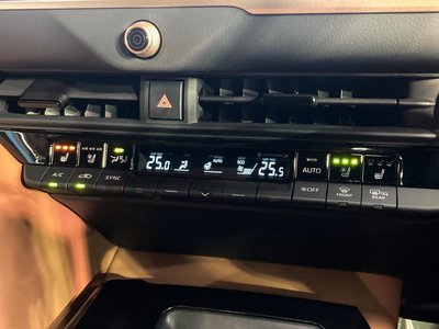 2025 Toyota CROWN SPORT photo 7