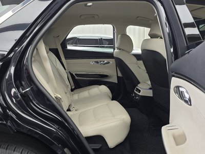 2021 Genesis GV70 — миниатюра 17