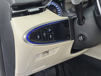 2021 Genesis GV70 — миниатюра 23