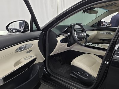 2021 Genesis GV70 — миниатюра 13