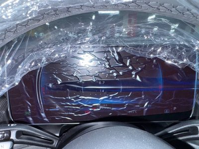 2025 Mercedes-BENZ GLC photo 8