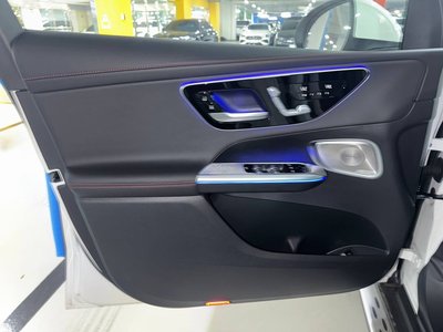 2025 Mercedes-BENZ GLC — миниатюра 12