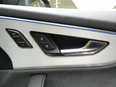 صورة مصغرة 41 لـ 2025 AUDI Q8