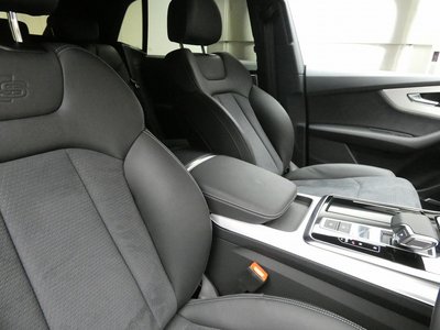 صورة مصغرة 28 لـ 2025 AUDI Q8