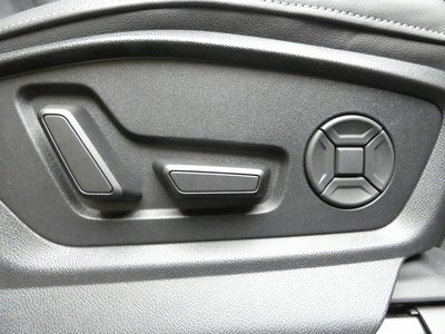 صورة مصغرة 30 لـ 2025 AUDI Q8