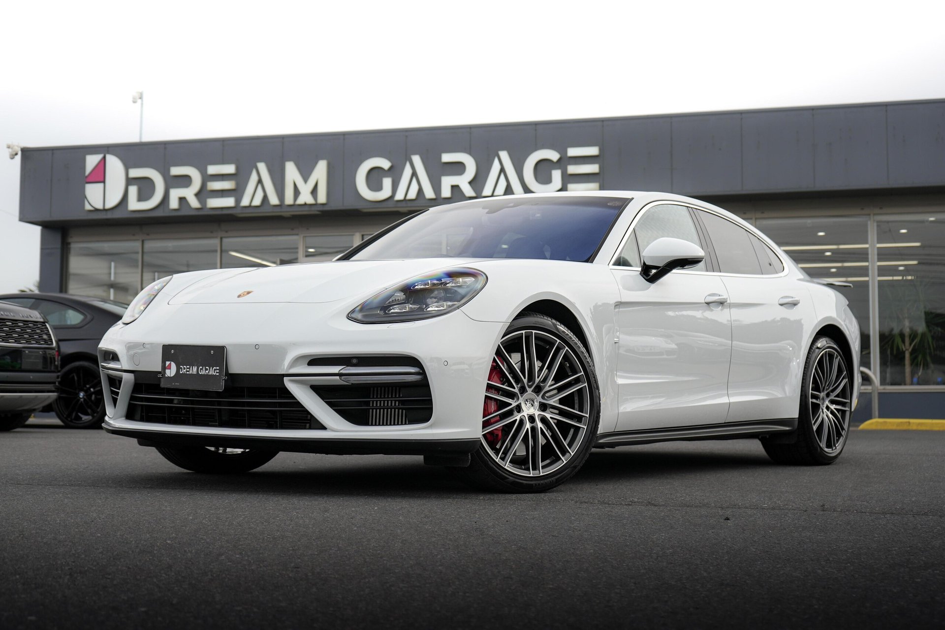 PORSCHE PANAMERA - View 1