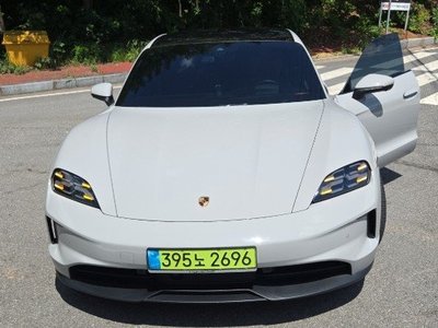 2024 Porsche TAYCAN 照片 2