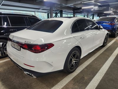 MERCEDES-BENZ E-CLASS - 2