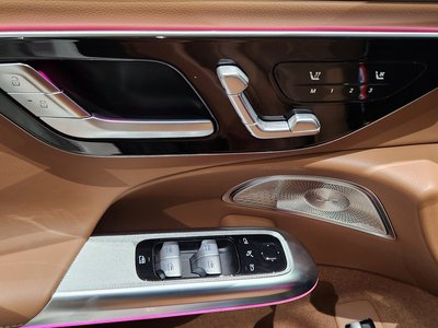 2025 Mercedes-BENZ E-CLASS — миниатюра 13