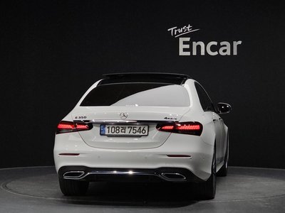 MERCEDES-BENZ E-CLASS - 3