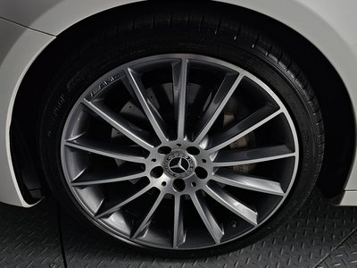 MERCEDES-BENZ E-CLASS - 6